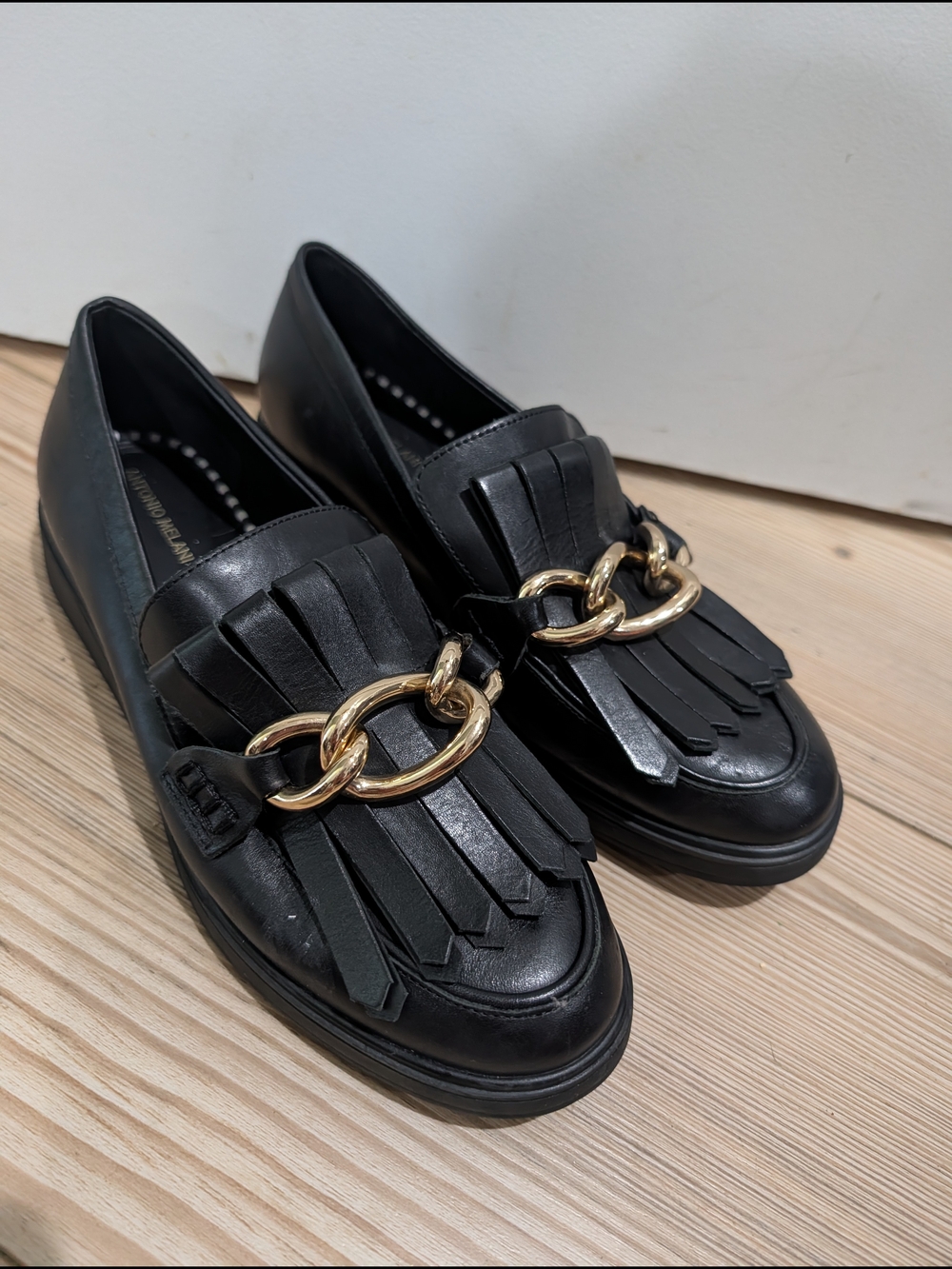 Antonio Melani Black Leather Fringe Chain Loafers Size 7.5 - Picture 2 of 6